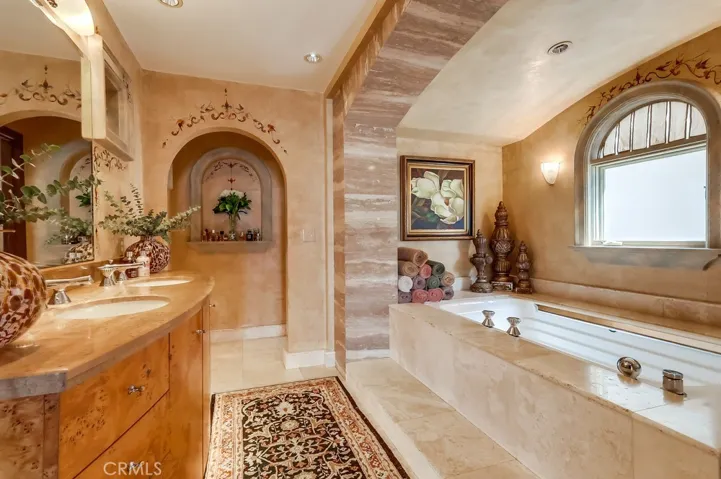 6048 Lido, Long Beach, California 90803