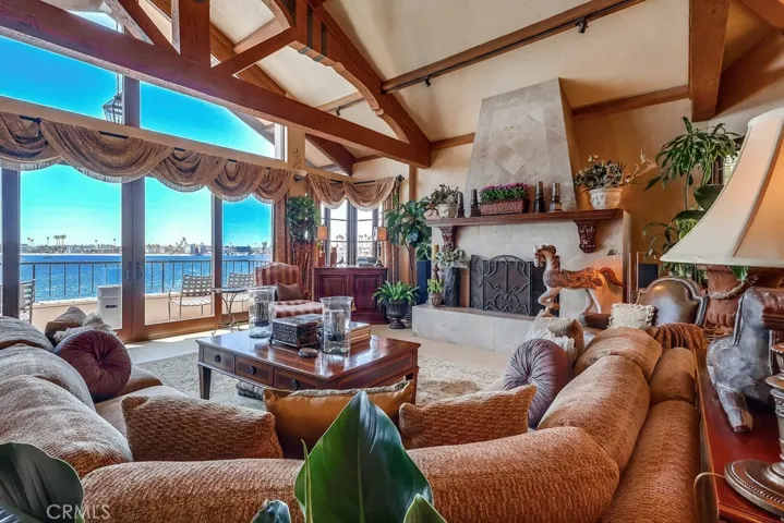 6048 Lido, Long Beach, California 90803