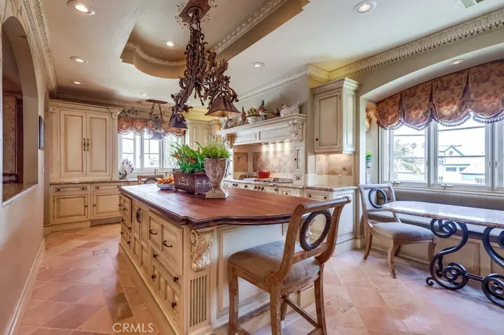 6048 Lido, Long Beach, California 90803