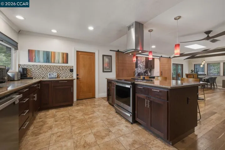 917 Hamilton Dr, Pleasant Hill, California 94523 — photo 5