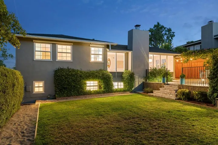 2874 Mcgarvey Avenue, Redwood City, California 94061