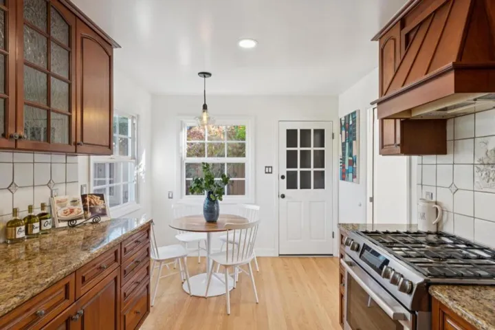 2874 Mcgarvey Avenue, Redwood City, California 94061