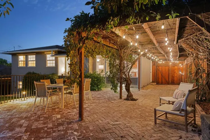 2874 Mcgarvey Avenue, Redwood City, California 94061