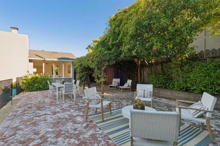 2874 Mcgarvey Avenue, Redwood City, California 94061