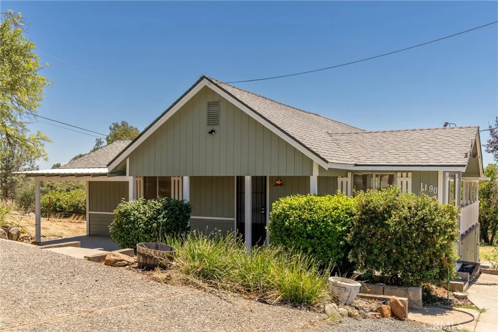 1190 Mount Ida