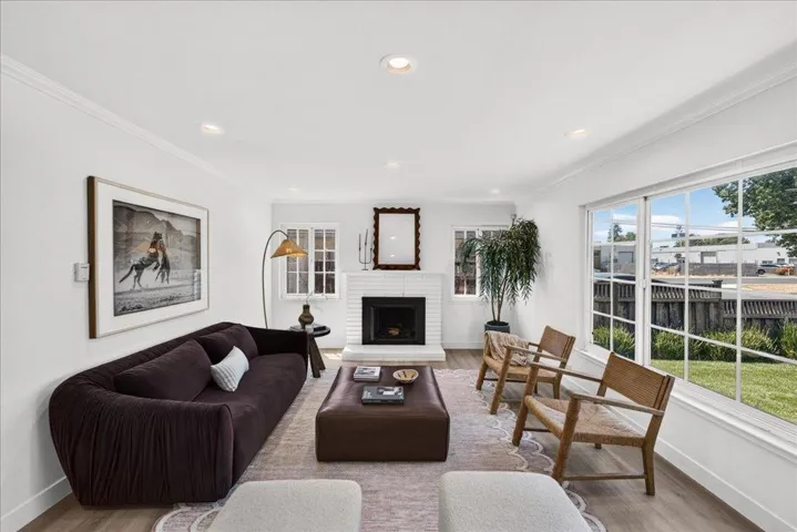 2130 Roenoke Way, San Jose, California 95128