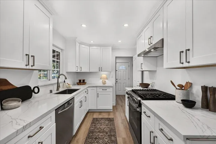 2130 Roenoke Way, San Jose, California 95128
