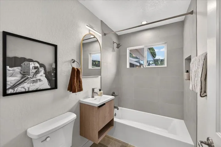 2130 Roenoke Way, San Jose, California 95128