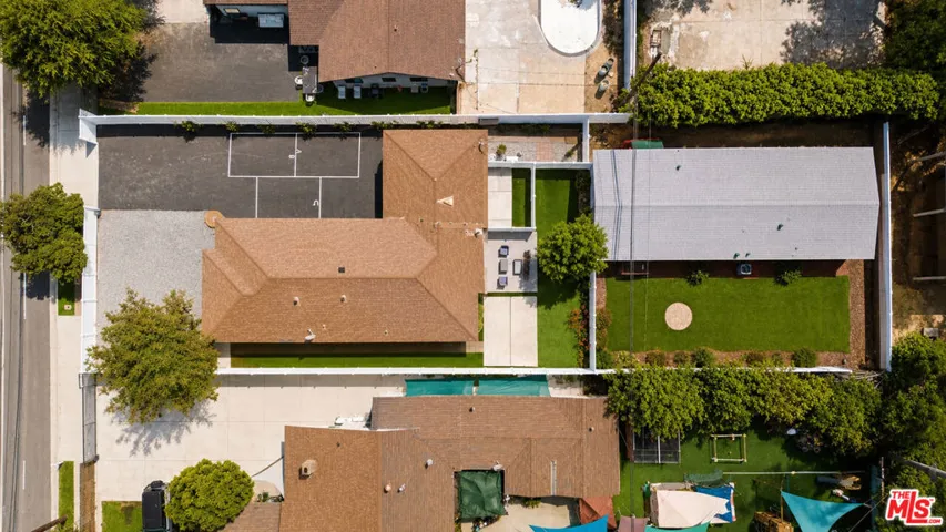 6033 Fallbrook Avenue, Woodland Hills, California 91367