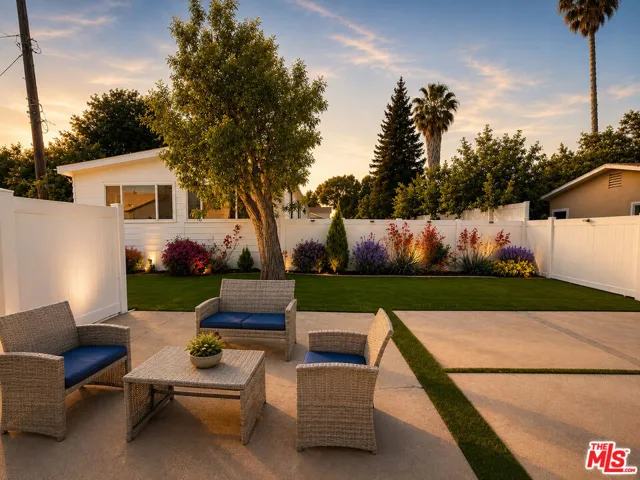 6033 Fallbrook Avenue, Woodland Hills, California 91367