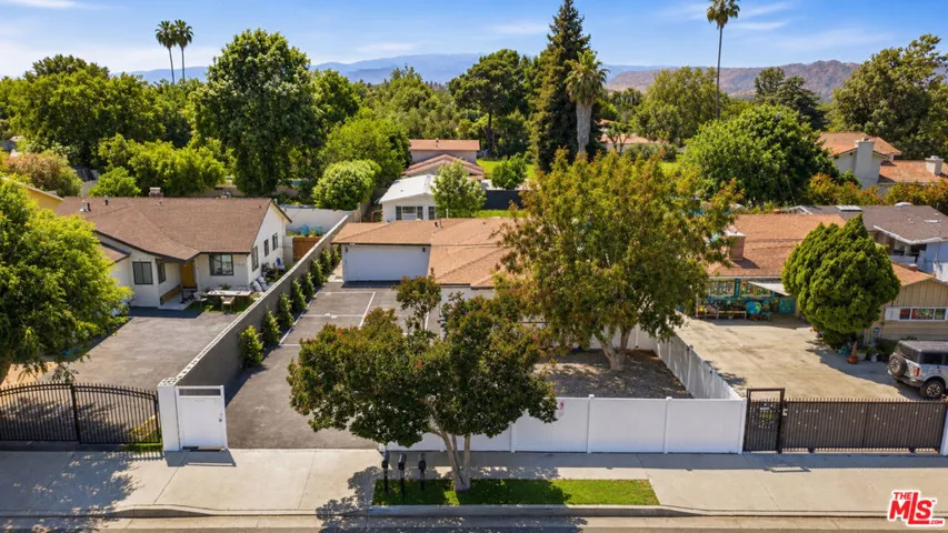 6033 Fallbrook Avenue, Woodland Hills, California 91367