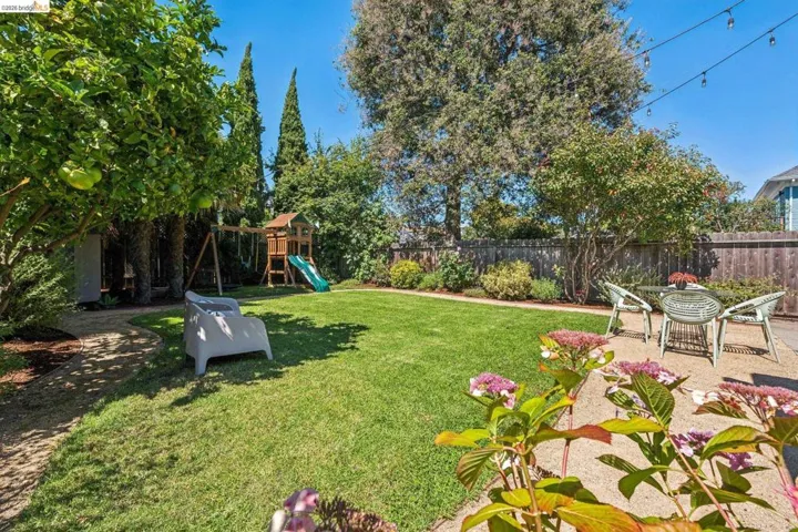 758 61st St, Oakland, California 94609