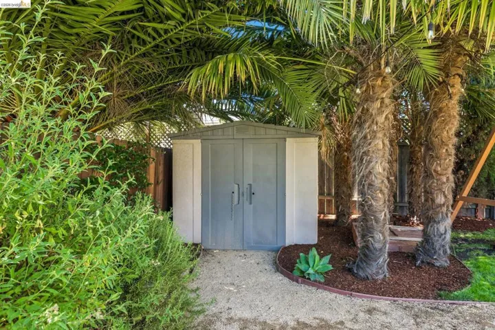 758 61st St, Oakland, California 94609