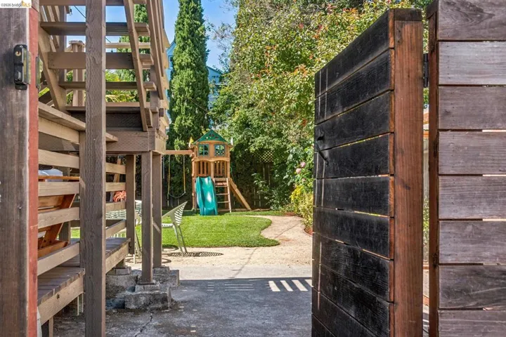 758 61st St, Oakland, California 94609