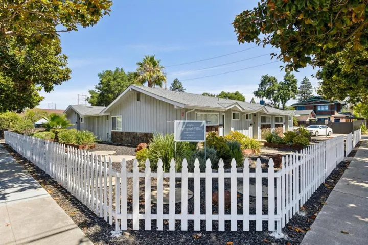1061 Alma Street, Palo Alto, California 94301