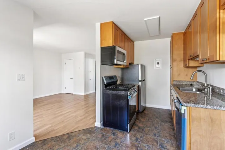 1061 Alma Street, Palo Alto, California 94301