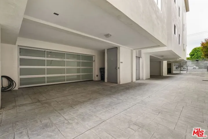 1743 S Barrington Avenue, Los Angeles, California 90025