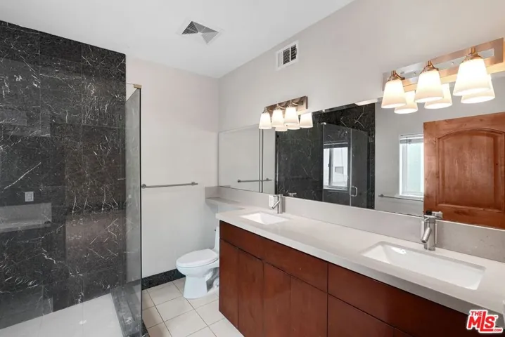 1743 S Barrington Avenue, Los Angeles, California 90025