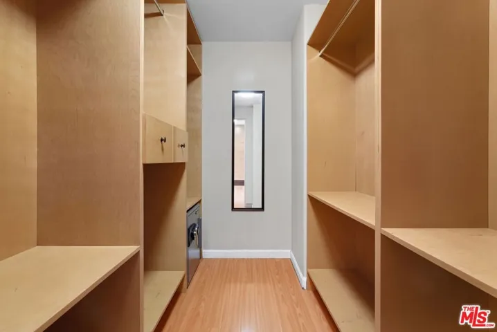 1743 S Barrington Avenue, Los Angeles, California 90025