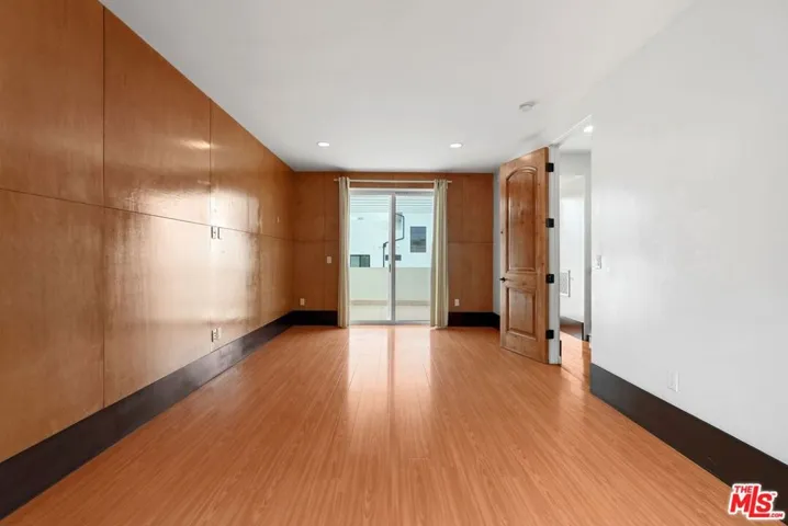 1743 S Barrington Avenue, Los Angeles, California 90025