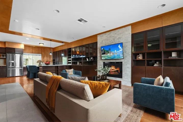 1743 S Barrington Avenue, Los Angeles, California 90025