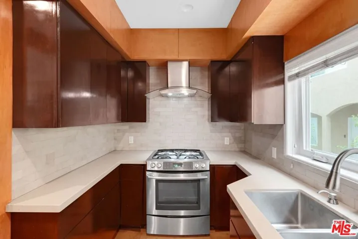 1743 S Barrington Avenue, Los Angeles, California 90025