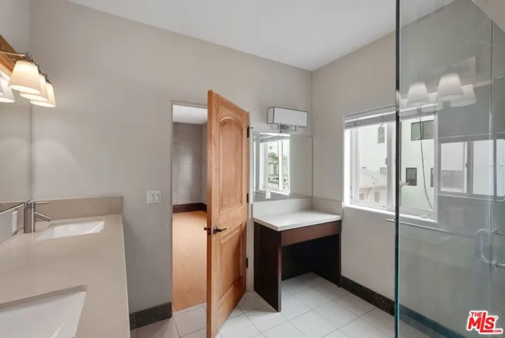 1743 S Barrington Avenue, Los Angeles, California 90025
