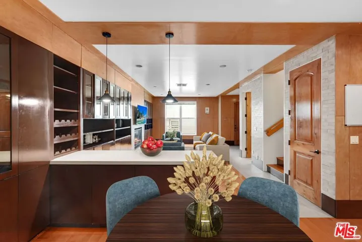 1743 S Barrington Avenue, Los Angeles, California 90025