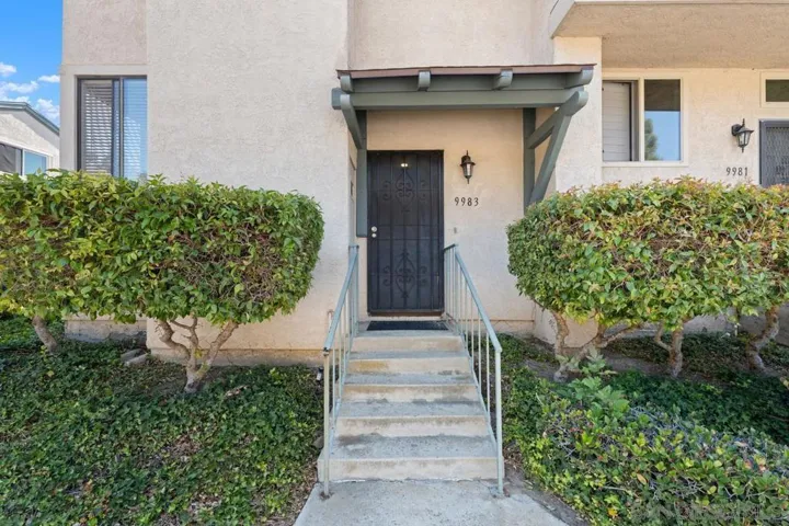 9983 Paseo Montril, San Diego, California 92129
