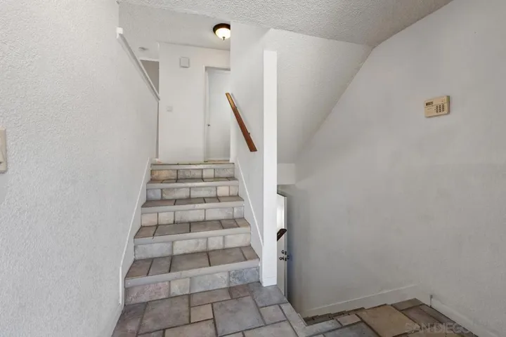 9983 Paseo Montril, San Diego, California 92129