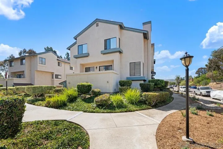 9983 Paseo Montril, San Diego, California 92129