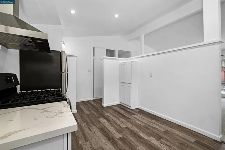 Kitchen eating area