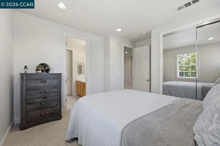 Upstairs Bedroom 2