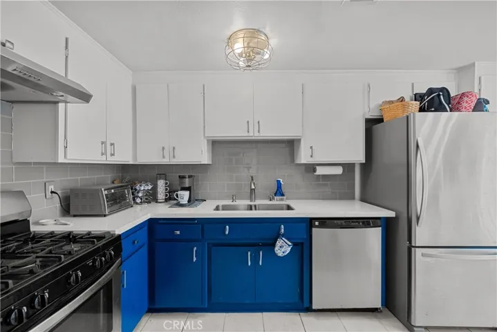 16745 Vanowen, Los Angeles, California 91406
