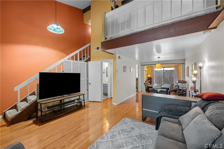 16745 Vanowen, Los Angeles, California 91406