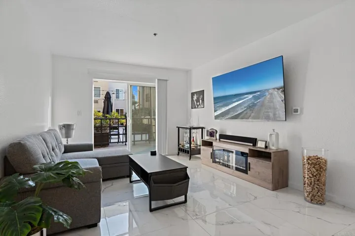 1970 Columbia Street 203, San Diego, California 92101