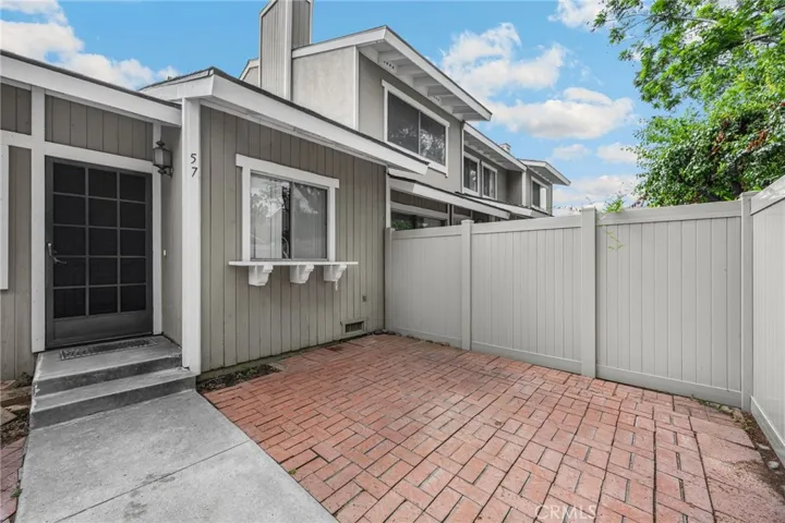 Private patio in front