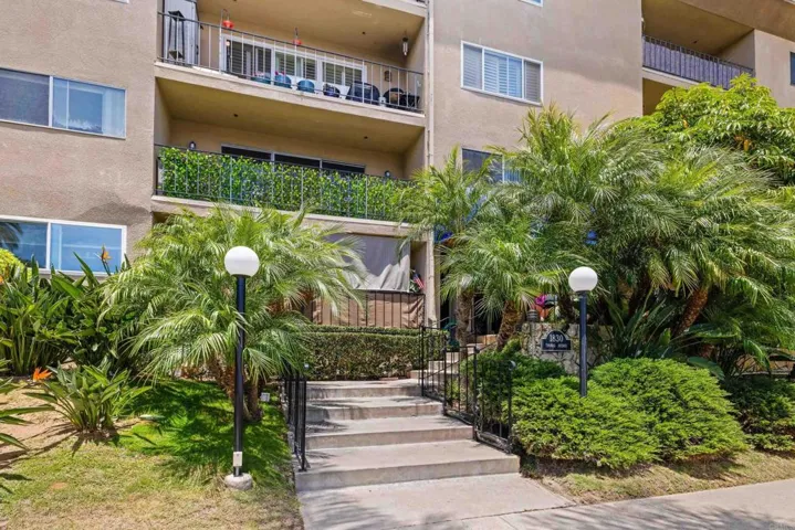 1830 Thomas Avenue 2f, San Diego, California 92109