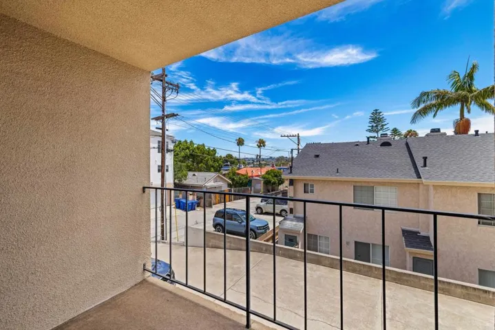 1830 Thomas Avenue 2f, San Diego, California 92109