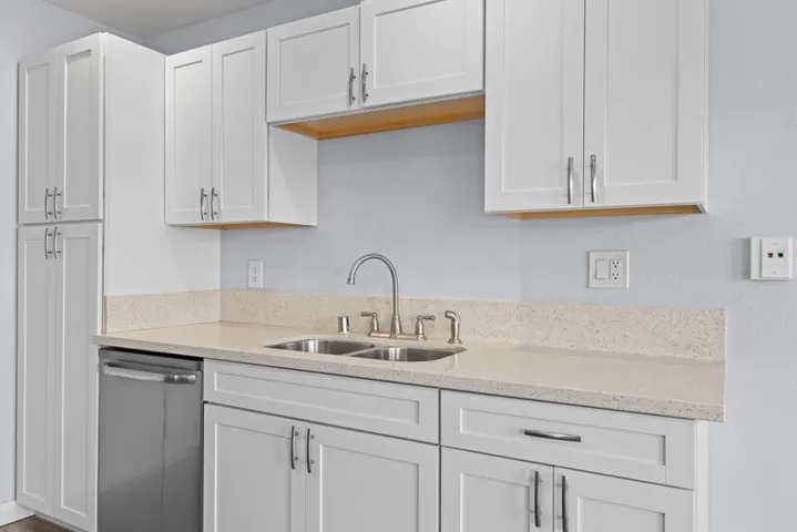 1830 Thomas Avenue 2f, San Diego, California 92109