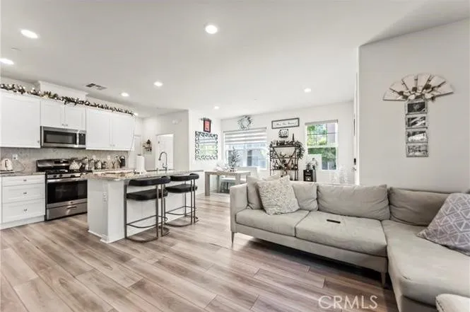 22719 Harmony, Saugus, California 91350