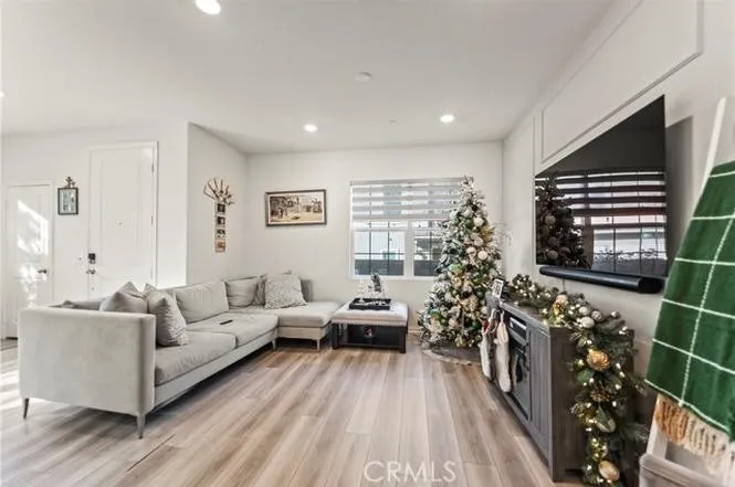 22719 Harmony, Saugus, California 91350