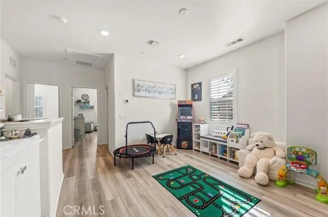 22719 Harmony, Saugus, California 91350