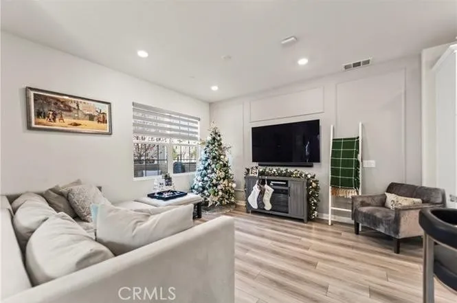 22719 Harmony, Saugus, California 91350