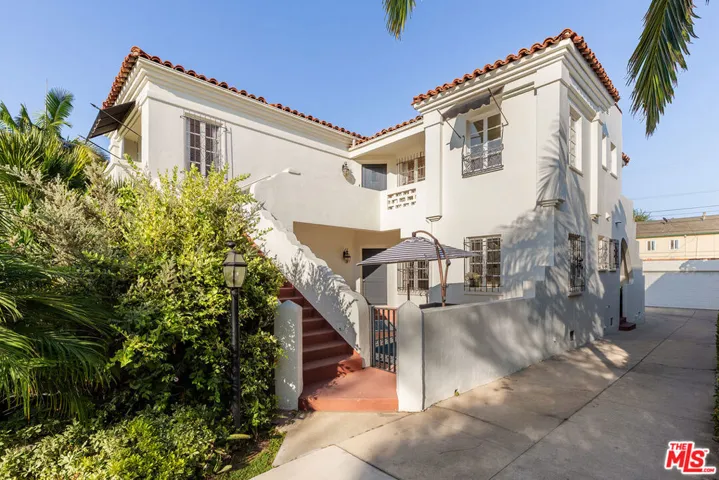 1136 S Hayworth Avenue, Los Angeles, California 90035