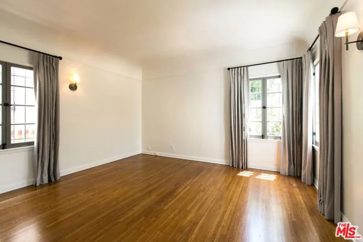 1136 S Hayworth Avenue, Los Angeles, California 90035