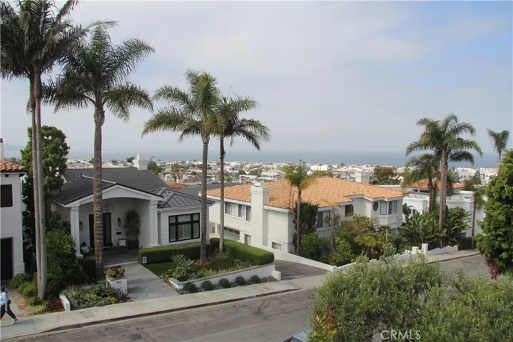 857 6th, Manhattan Beach, California 90266