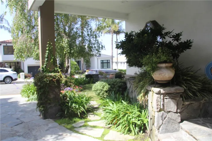 857 6th, Manhattan Beach, California 90266