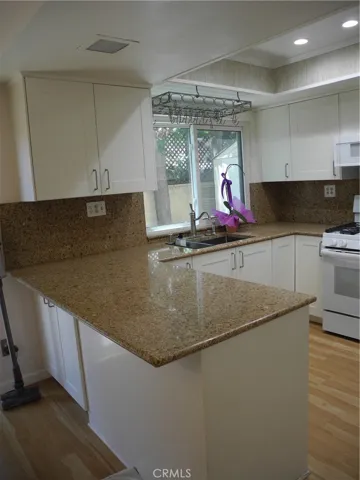 Breakfast bar with cabinet