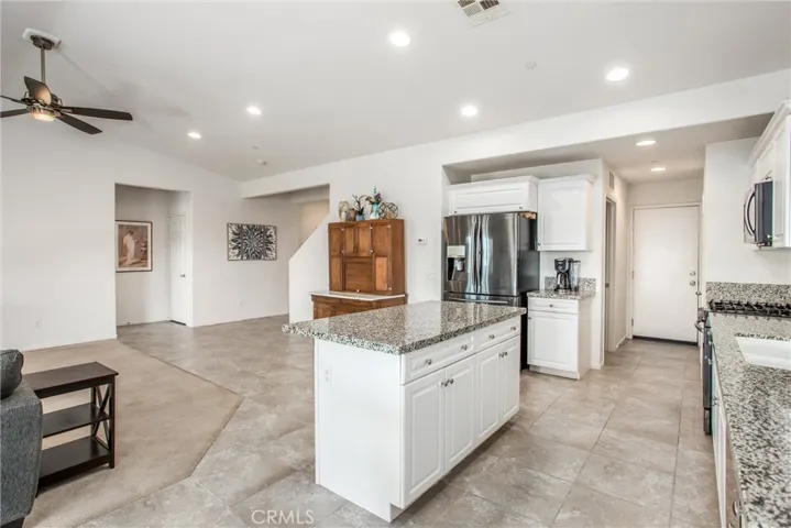 1274 Pinehurst Dr., Yucaipa, California 92320